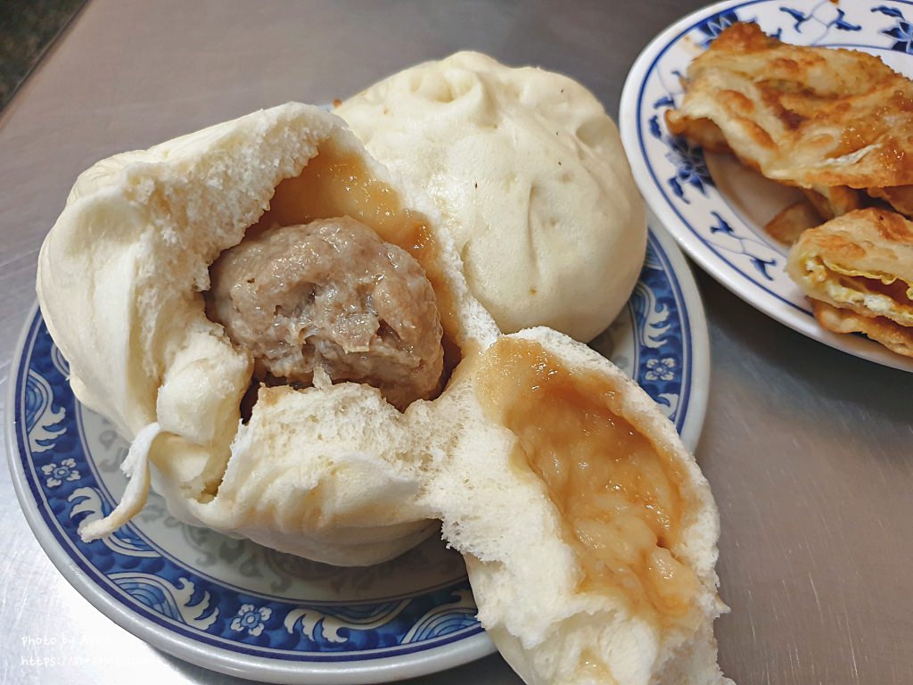 20190105213058 4 - 台中東區早餐|脆皮蛋餅、包子、餛飩湯的傳統早餐-高家肉包